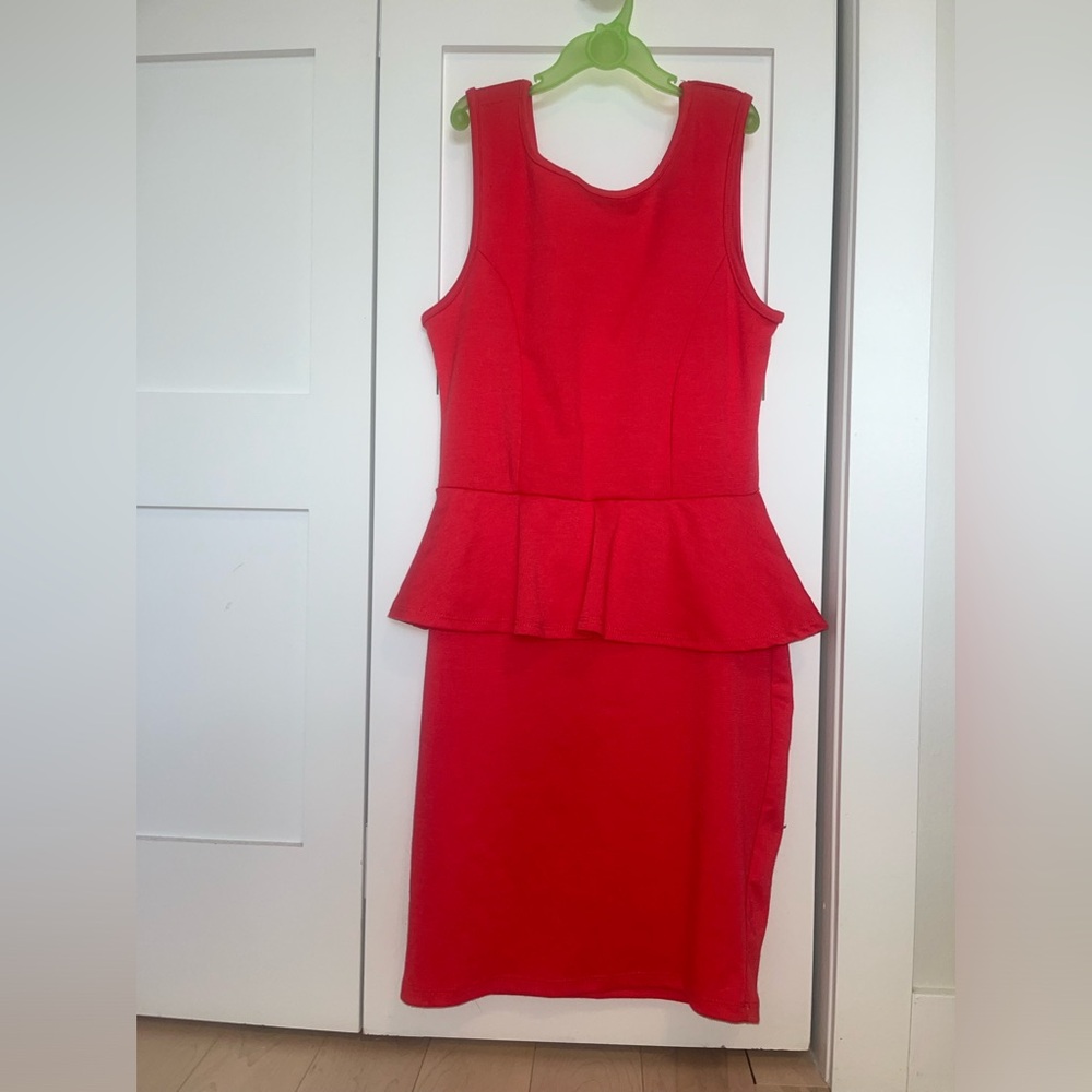 Hi, selling this opulent dress for women in size M.